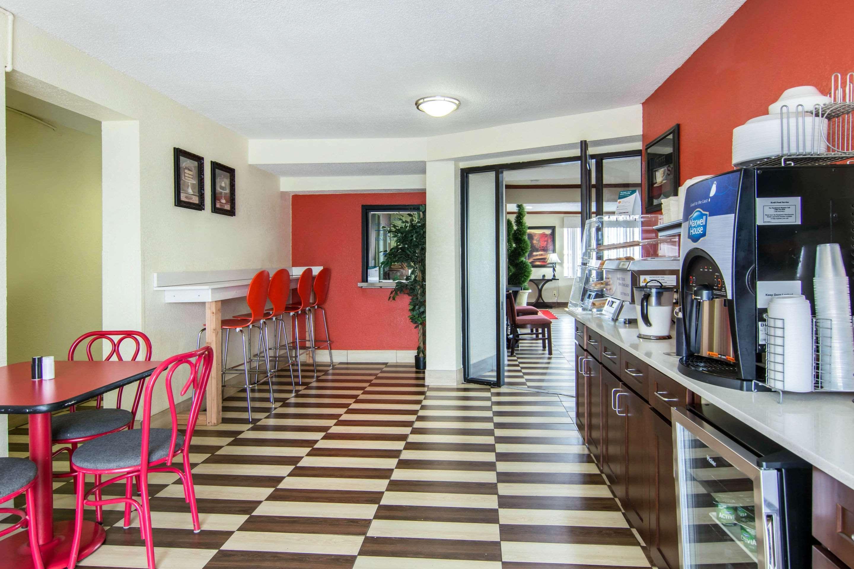 Econo Lodge Weldon - Roanoke Rapids Bagian luar foto